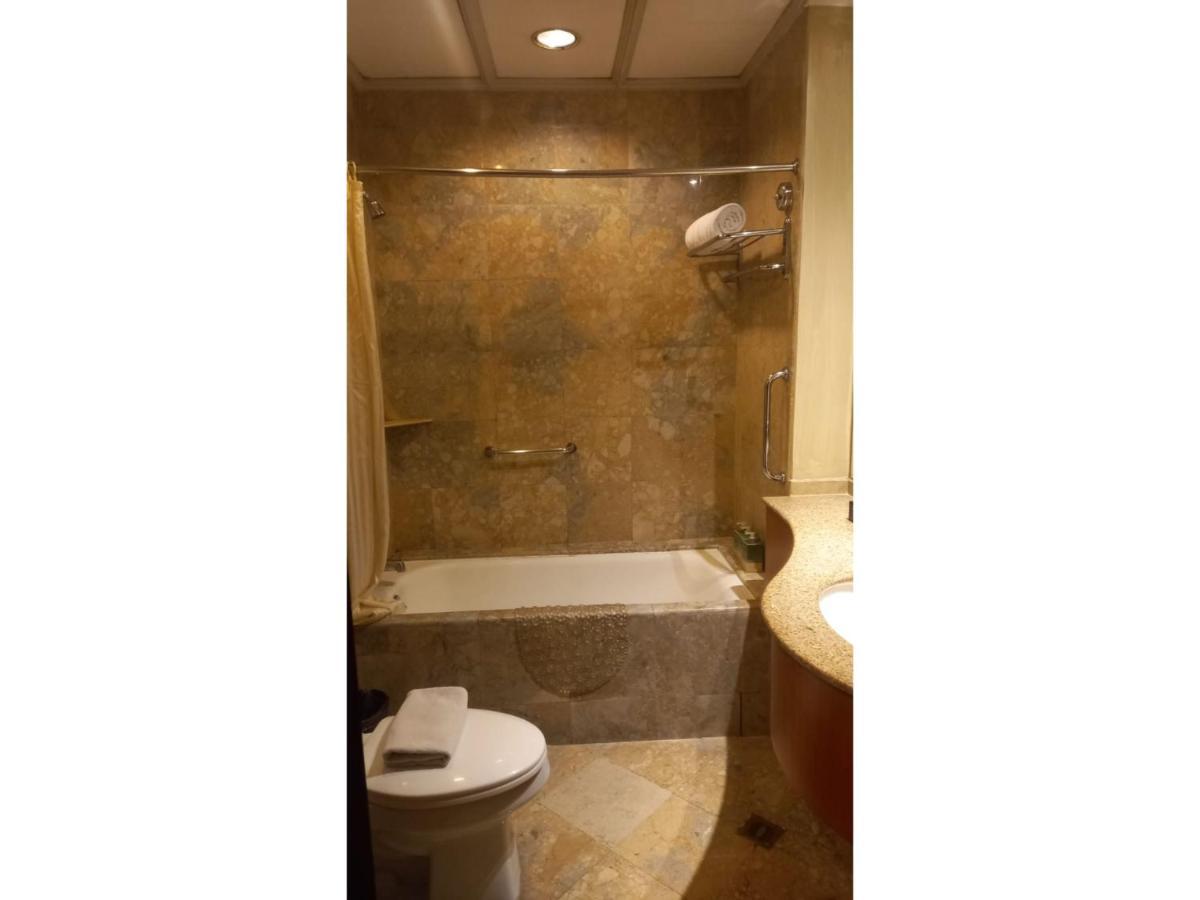 Capital O 914 Makati Palace Hotel マカティ エクステリア 写真